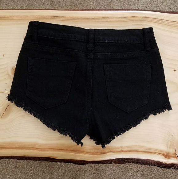 🌵SOLD ON DEPOP🌵Black short shorts. - Picture 3 of 3